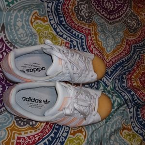 Adidas Peach Gum sole youth size 7 women's size 8